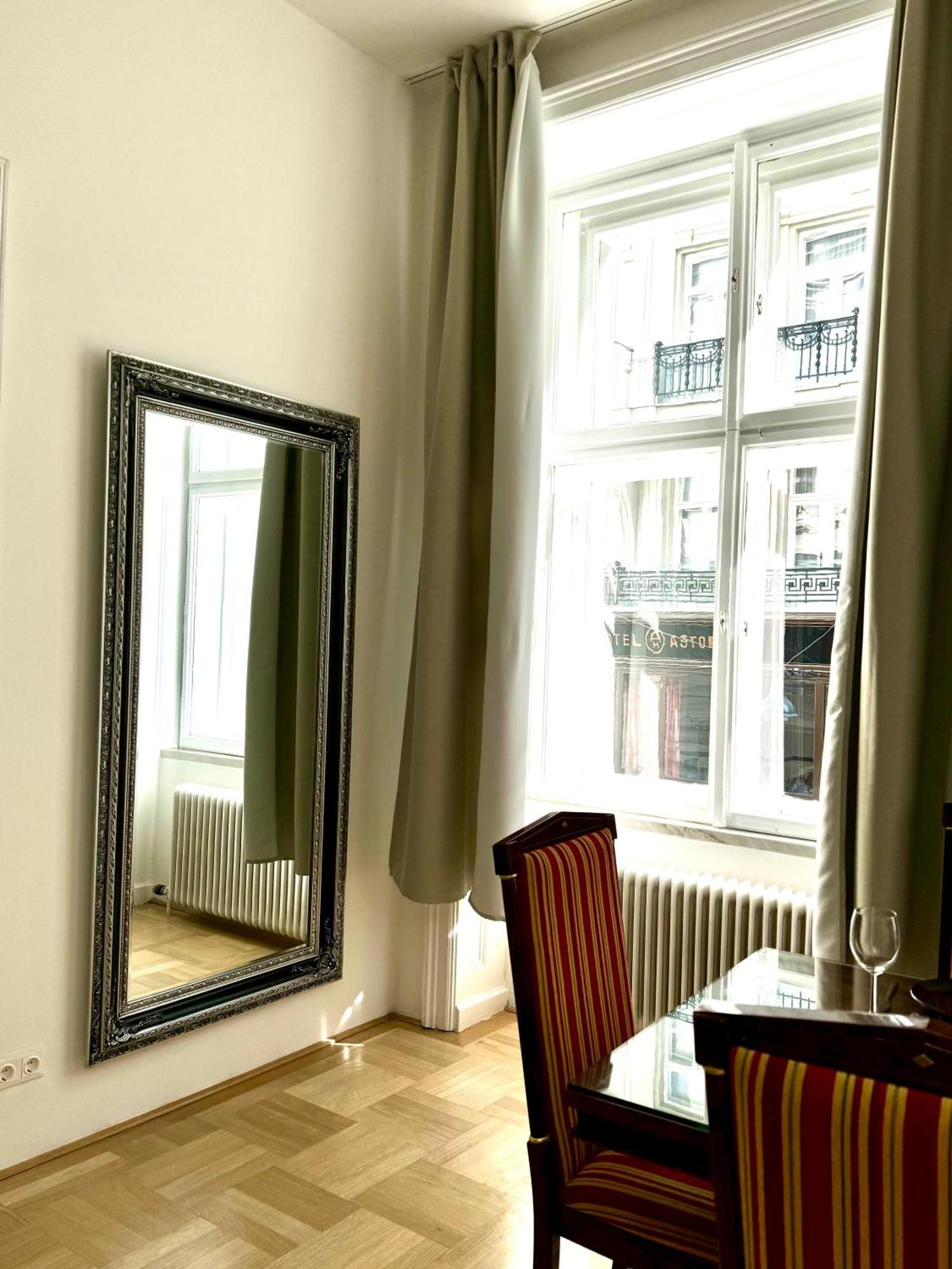 Opera Vienna Apartment 145 M2 Extérieur photo